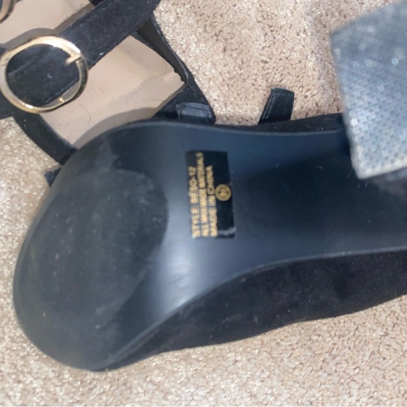 Gold Belted Heels - Picture 4 of 5